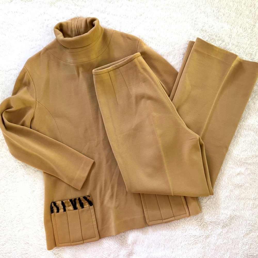 Vintage beige wide leg pant long sleeved tunic faux animal fur set EUC size S/M